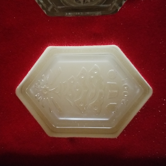 Waterford Songs of Christmas Collection Music Box - Picture 2 of 10